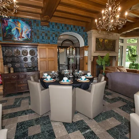 Luxurious Castle With Hot Tub In The Belgian