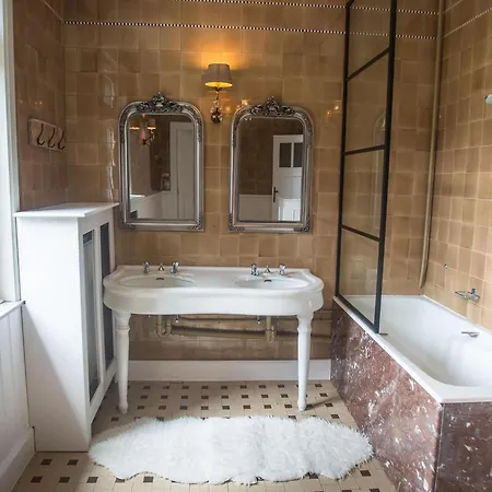 Holiday home Luxurious Castle With Hot Tub In The Belgian Jamoigne