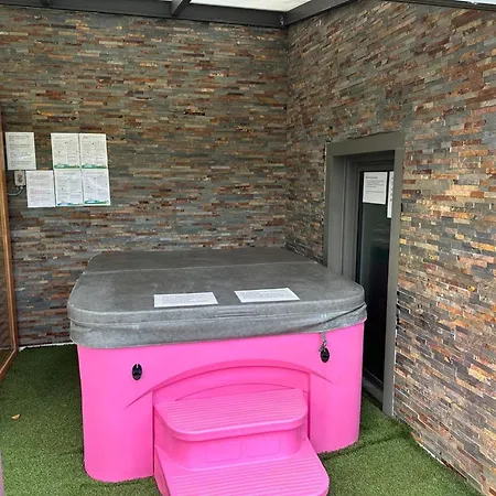Luxurious Castle With Hot Tub In The Belgian