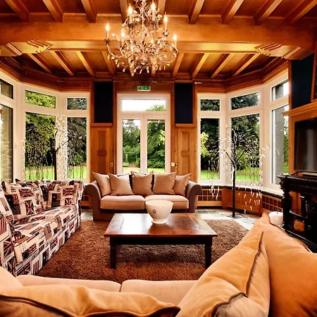 Luxurious Castle With Hot Tub In The Belgian Holiday home *