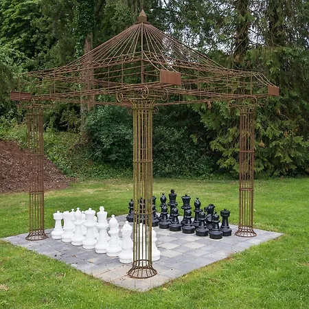 Дом отдыха Luxury Estate With Pool & Jamoigne