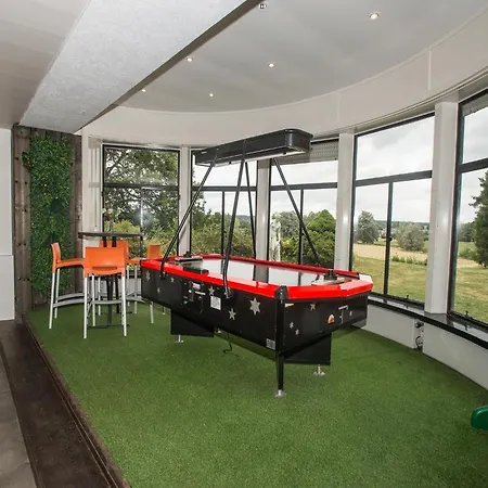 Luxury Estate With Pool & Дом отдыха Jamoigne