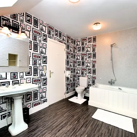 펜션 Luxury Estate With Pool & Jamoigne