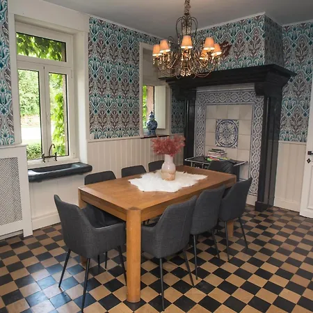 Дом отдыха Luxury Estate With Pool & Jamoigne