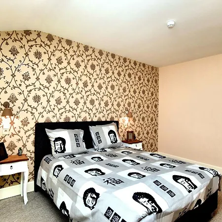 Luxury Estate With Pool & Дом отдыха Jamoigne